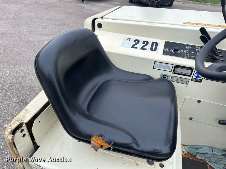 image for item MQ9502 Tennant 6500  sweeper