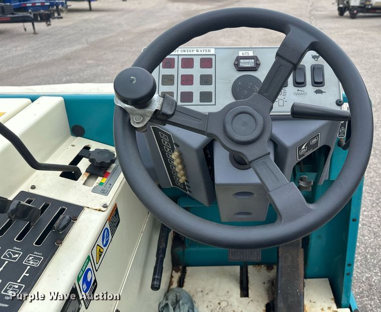 image for item MQ9502 Tennant 6500  sweeper