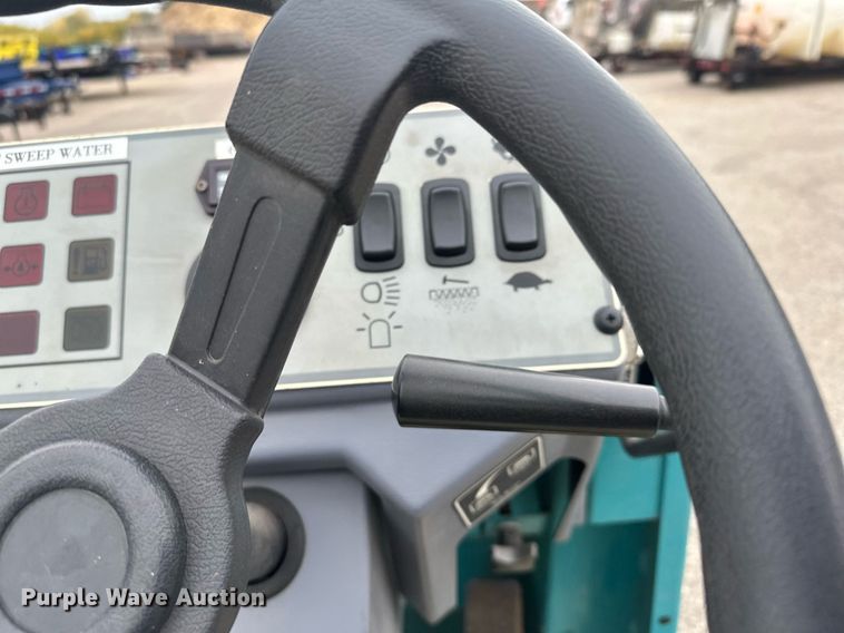 image for item MQ9502 Tennant 6500  sweeper