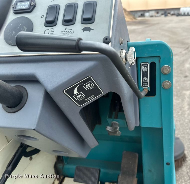 image for item MQ9502 Tennant 6500  sweeper