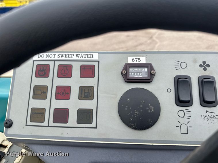 image for item MQ9502 Tennant 6500  sweeper