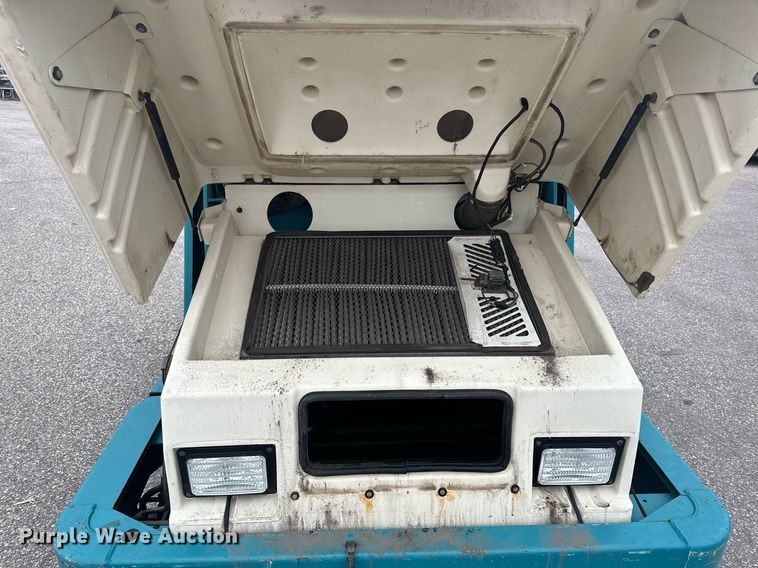 image for item MQ9502 Tennant 6500  sweeper