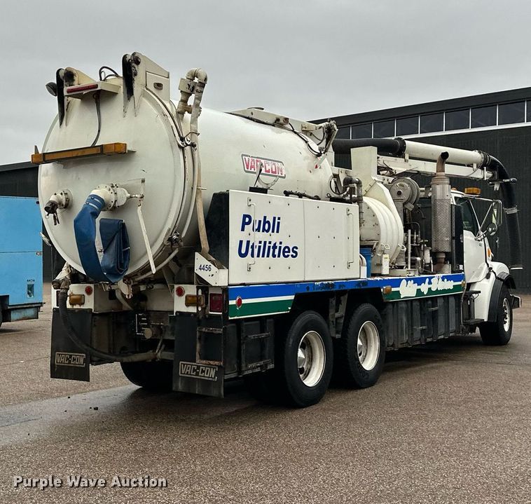 image for item MQ9503 2002 Sterling LT7501  sewer jetter truck