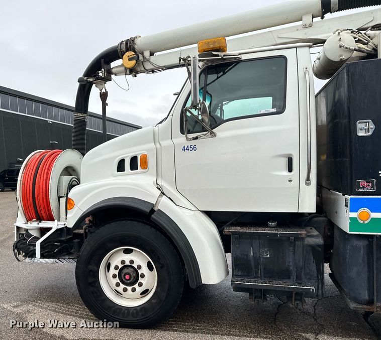 image for item MQ9503 2002 Sterling LT7501  sewer jetter truck