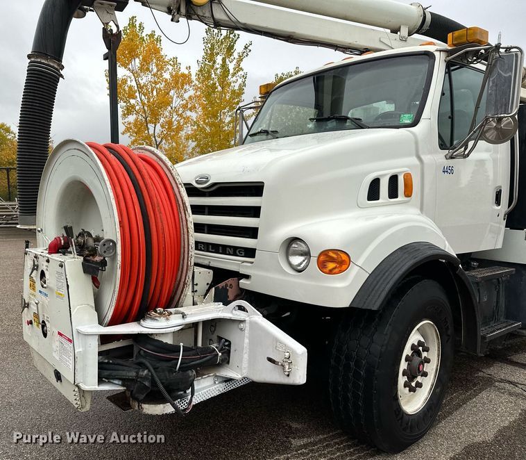 image for item MQ9503 2002 Sterling LT7501  sewer jetter truck