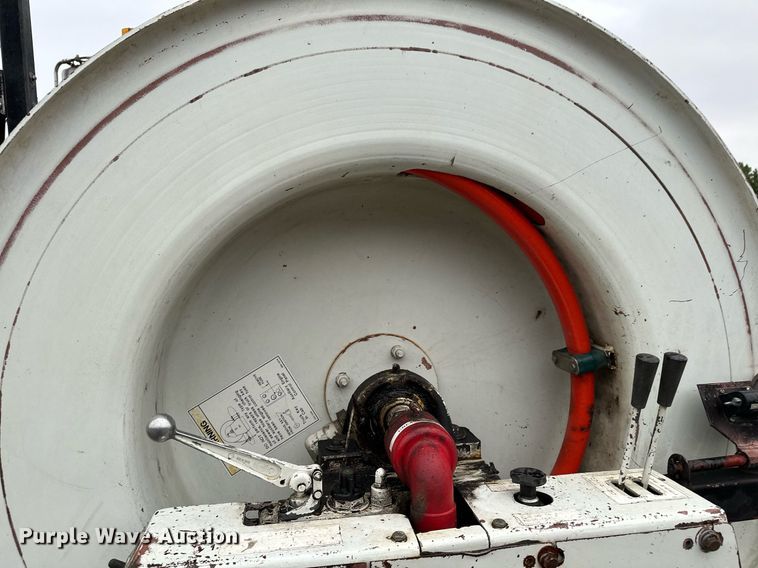 image for item MQ9503 2002 Sterling LT7501  sewer jetter truck