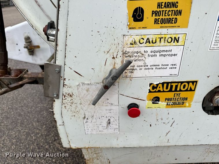 image for item MQ9503 2002 Sterling LT7501  sewer jetter truck