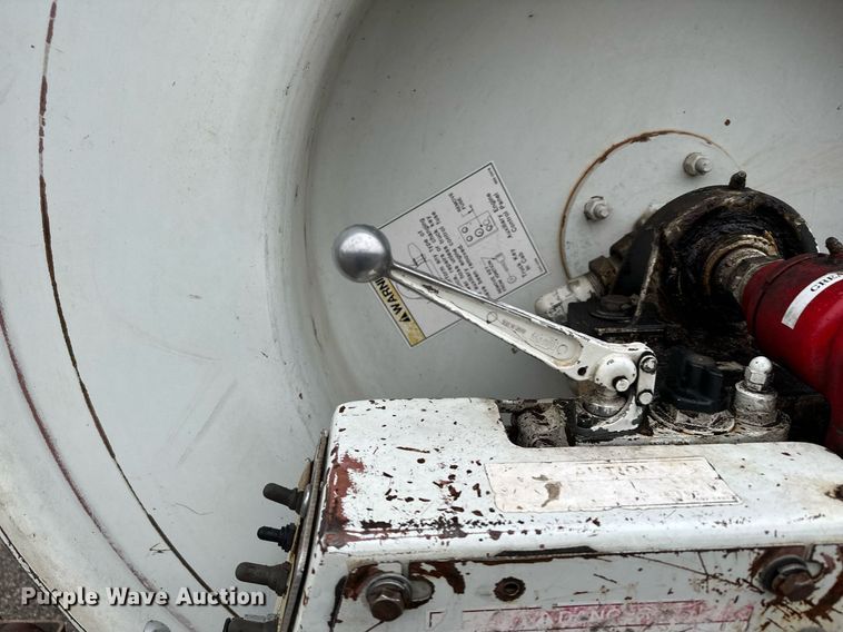 image for item MQ9503 2002 Sterling LT7501  sewer jetter truck