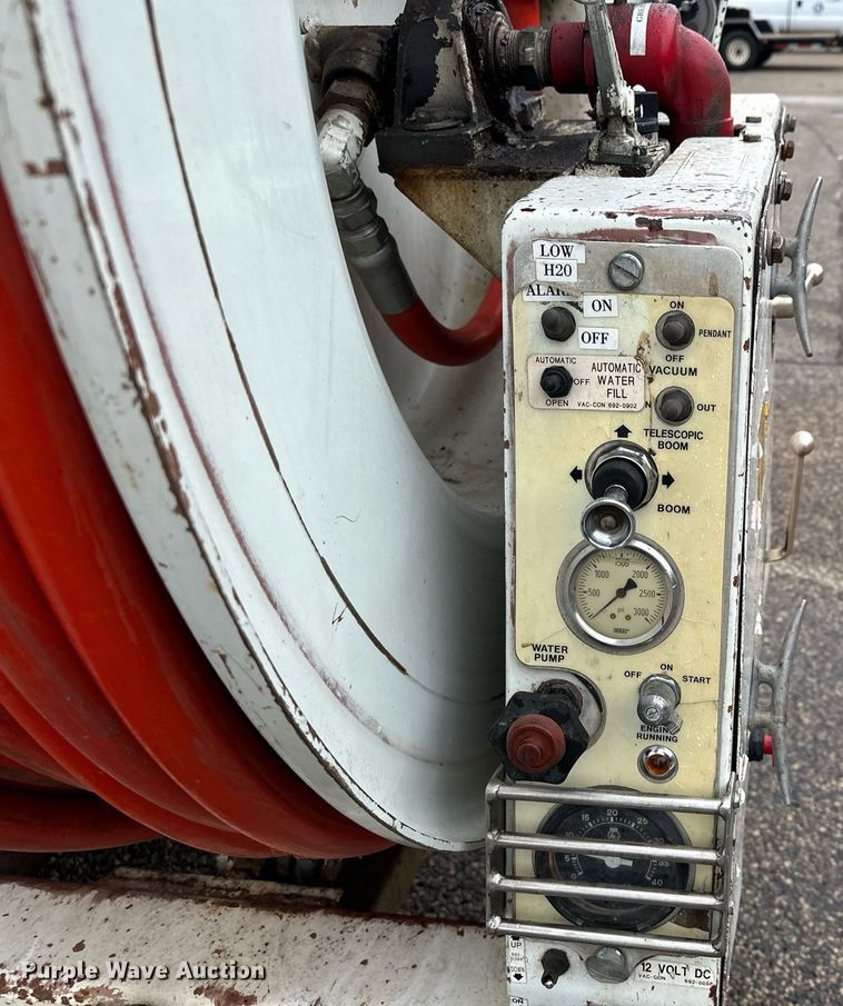 image for item MQ9503 2002 Sterling LT7501  sewer jetter truck