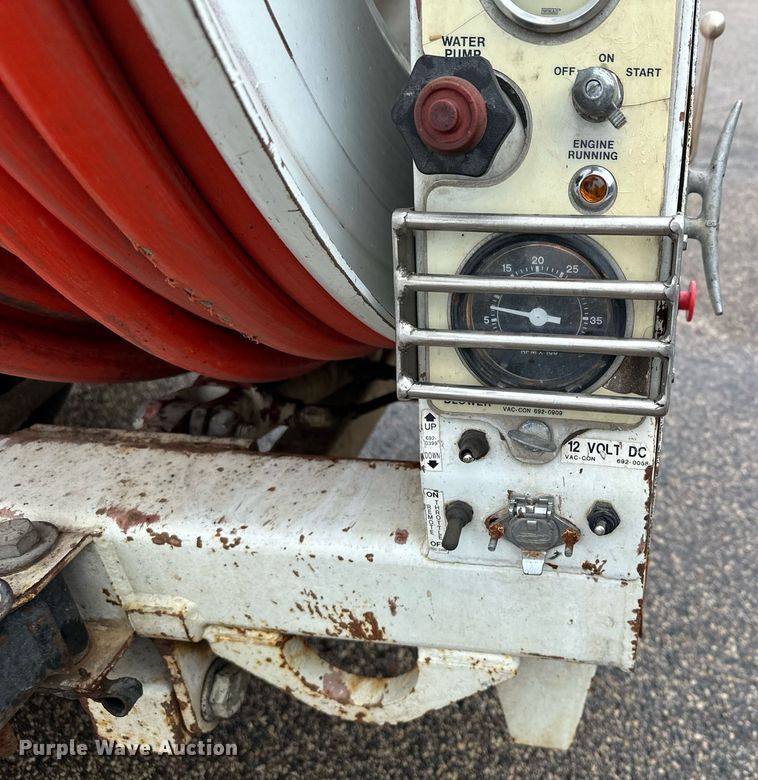 image for item MQ9503 2002 Sterling LT7501  sewer jetter truck