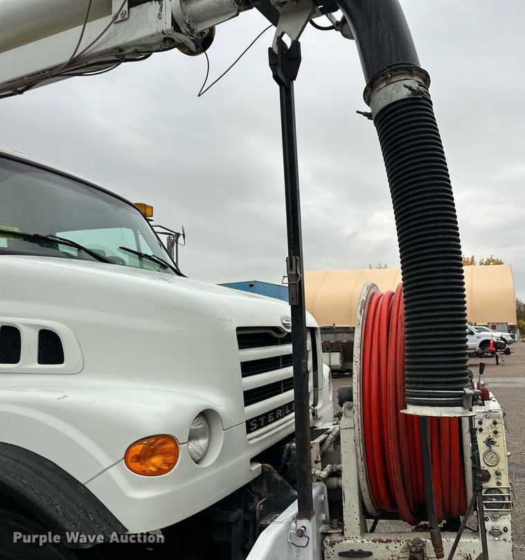 image for item MQ9503 2002 Sterling LT7501  sewer jetter truck
