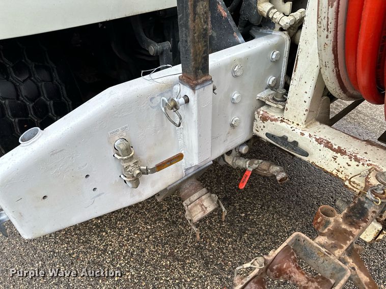 image for item MQ9503 2002 Sterling LT7501  sewer jetter truck