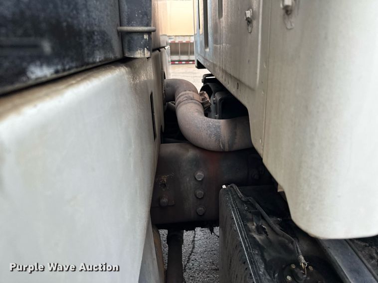 image for item MQ9503 2002 Sterling LT7501  sewer jetter truck