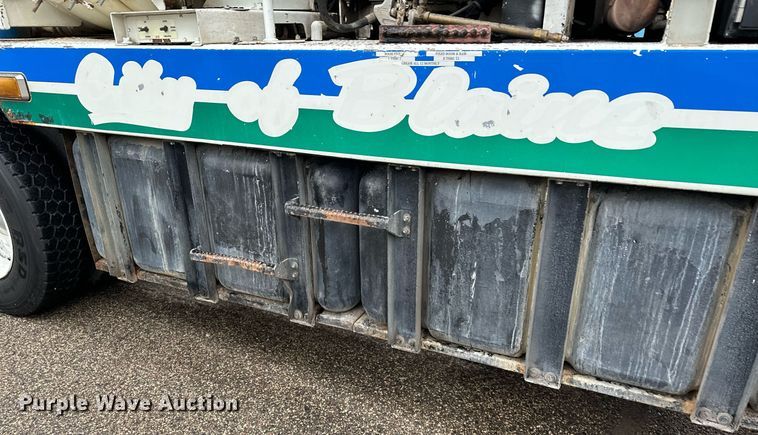 image for item MQ9503 2002 Sterling LT7501  sewer jetter truck