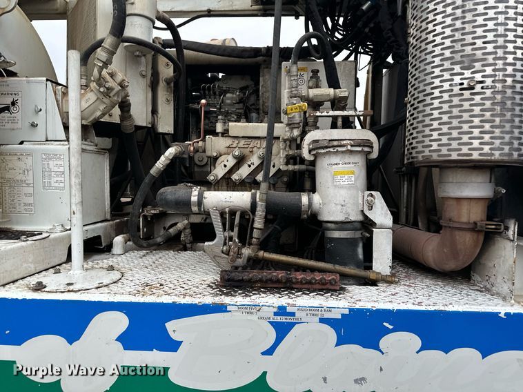 image for item MQ9503 2002 Sterling LT7501  sewer jetter truck