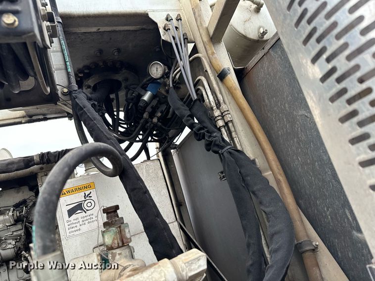 image for item MQ9503 2002 Sterling LT7501  sewer jetter truck