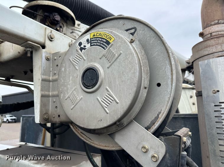 image for item MQ9503 2002 Sterling LT7501  sewer jetter truck