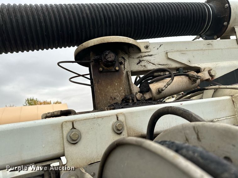 image for item MQ9503 2002 Sterling LT7501  sewer jetter truck