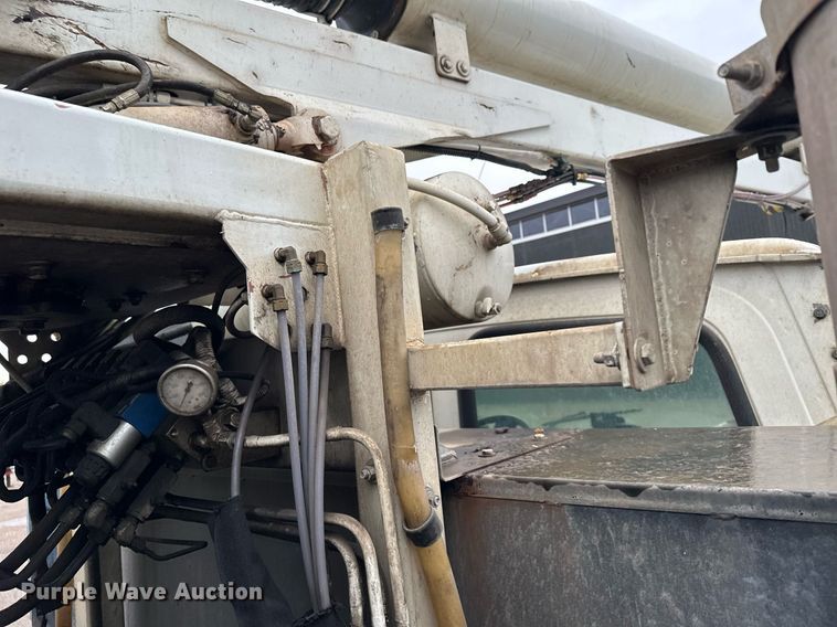 image for item MQ9503 2002 Sterling LT7501  sewer jetter truck