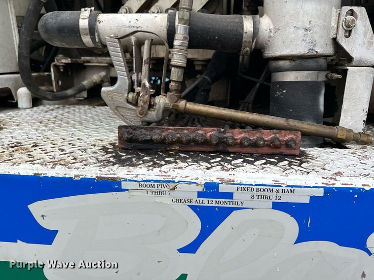 image for item MQ9503 2002 Sterling LT7501  sewer jetter truck