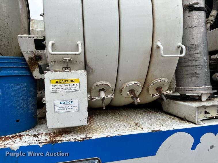 image for item MQ9503 2002 Sterling LT7501  sewer jetter truck