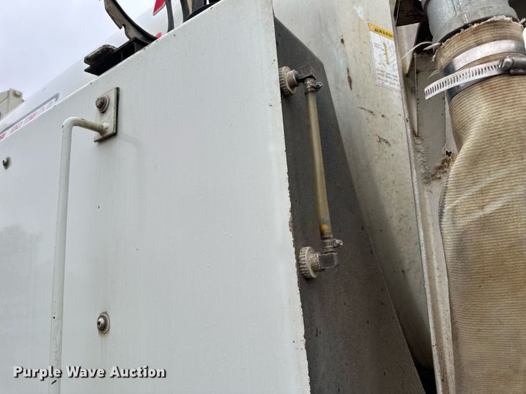 image for item MQ9503 2002 Sterling LT7501  sewer jetter truck