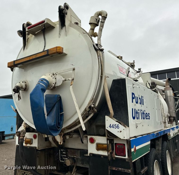 image for item MQ9503 2002 Sterling LT7501  sewer jetter truck