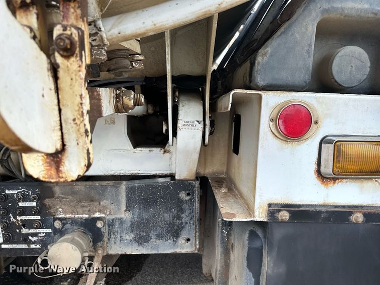 image for item MQ9503 2002 Sterling LT7501  sewer jetter truck