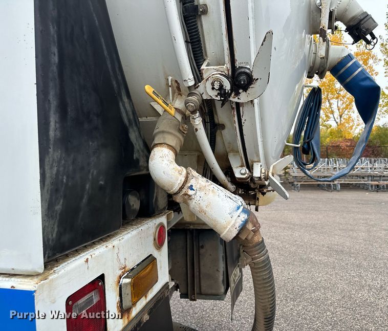 image for item MQ9503 2002 Sterling LT7501  sewer jetter truck