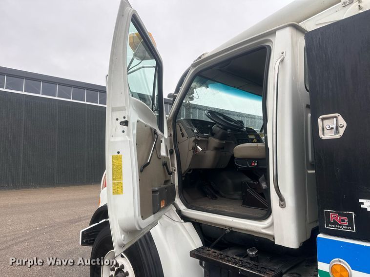 image for item MQ9503 2002 Sterling LT7501  sewer jetter truck