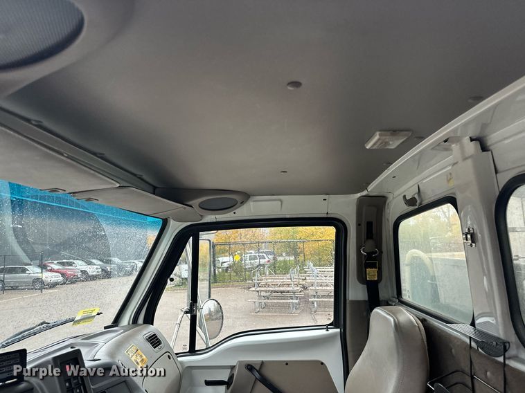 image for item MQ9503 2002 Sterling LT7501  sewer jetter truck