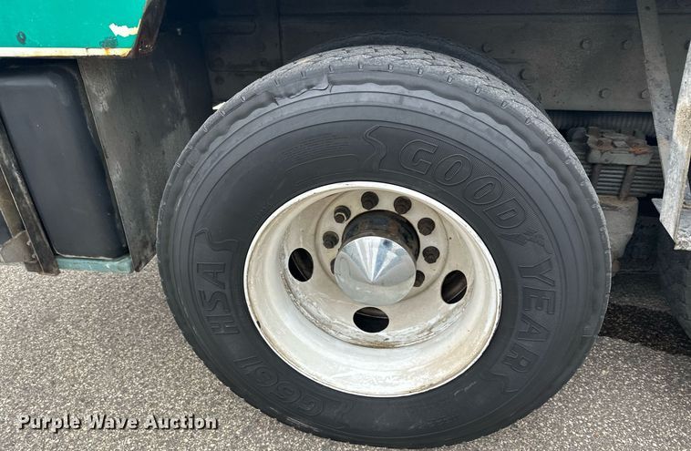 image for item MQ9503 2002 Sterling LT7501  sewer jetter truck