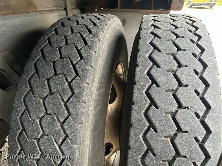 image for item MQ9503 2002 Sterling LT7501  sewer jetter truck