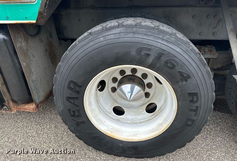 image for item MQ9503 2002 Sterling LT7501  sewer jetter truck