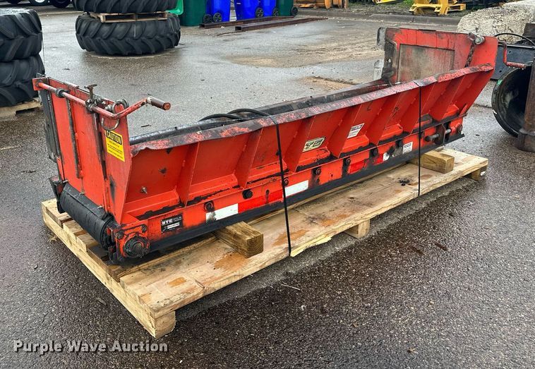 image for item MQ9506 HTC 1800  truck bed conveyor