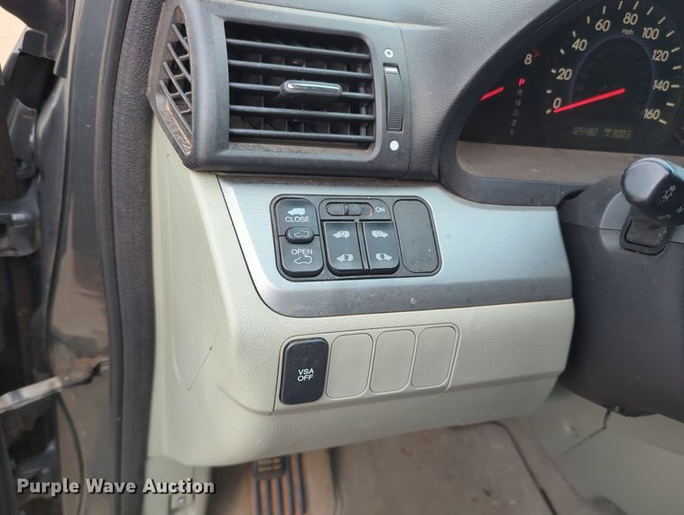 image for item MX9438 2008 Honda Odyssey  van