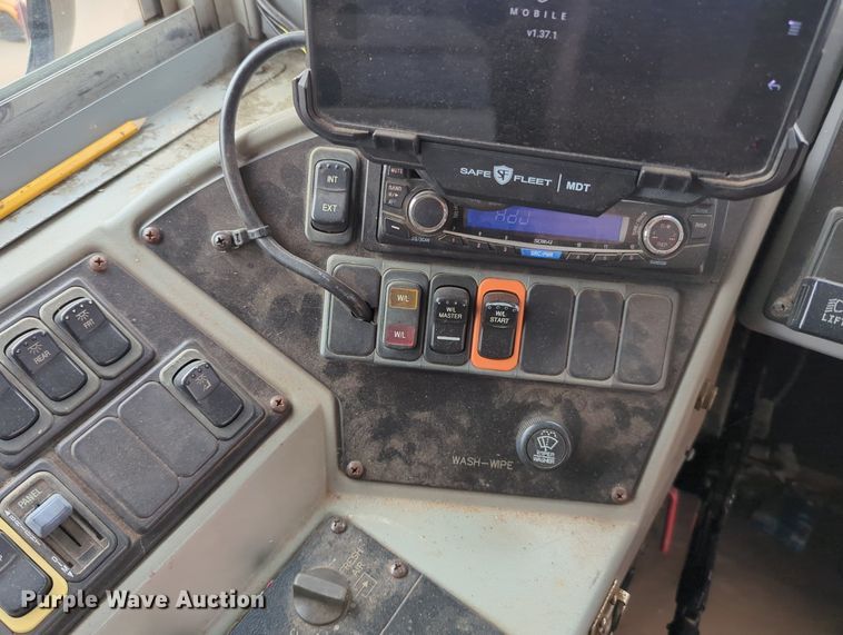 image for item MX9441 2007 Blue Bird Vision  school bus