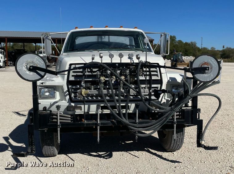 image for item NA9667 1994 Ford F600  water truck