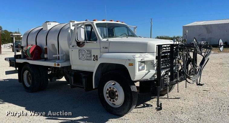 image for item NA9667 1994 Ford F600  water truck