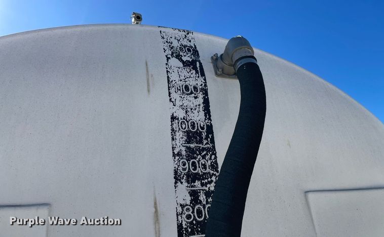 image for item NA9667 1994 Ford F600  water truck