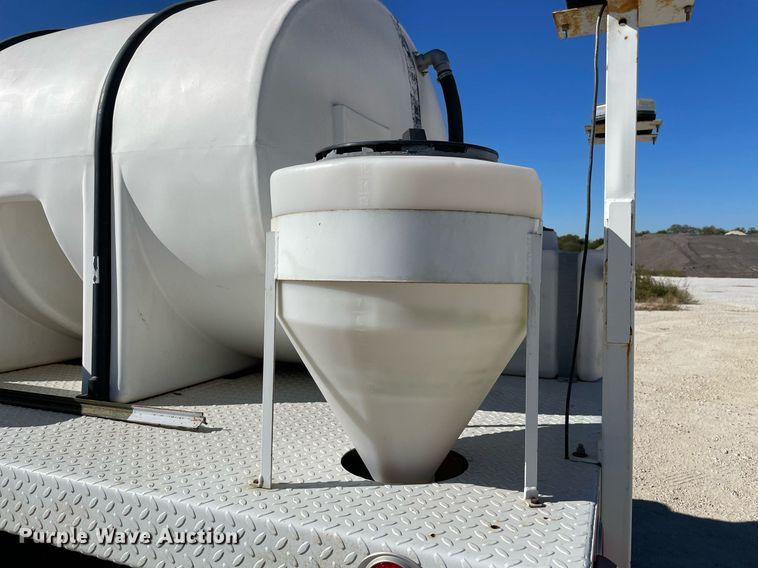 image for item NA9667 1994 Ford F600  water truck