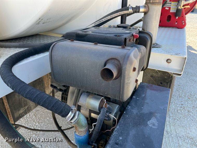 image for item NA9667 1994 Ford F600  water truck