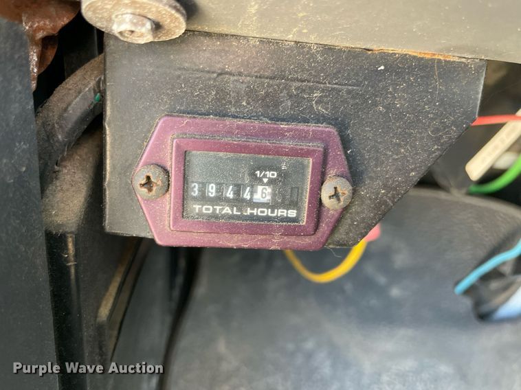 image for item NA9667 1994 Ford F600  water truck