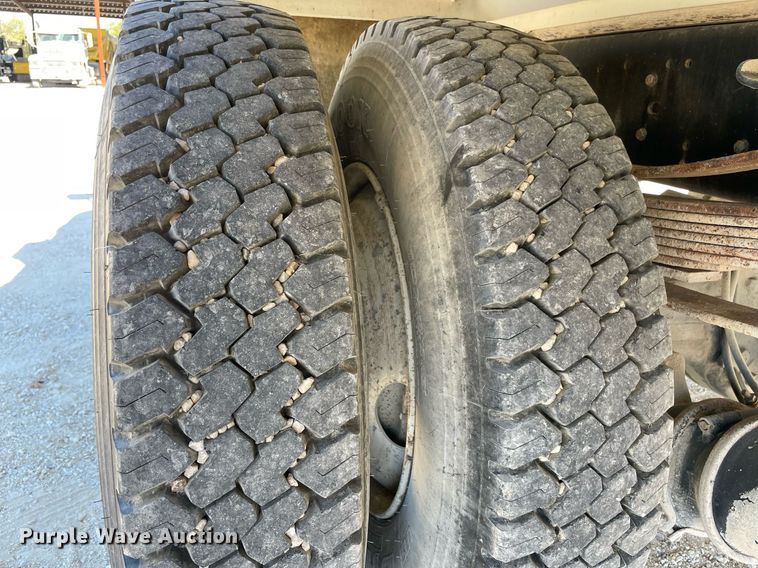 image for item NA9667 1994 Ford F600  water truck