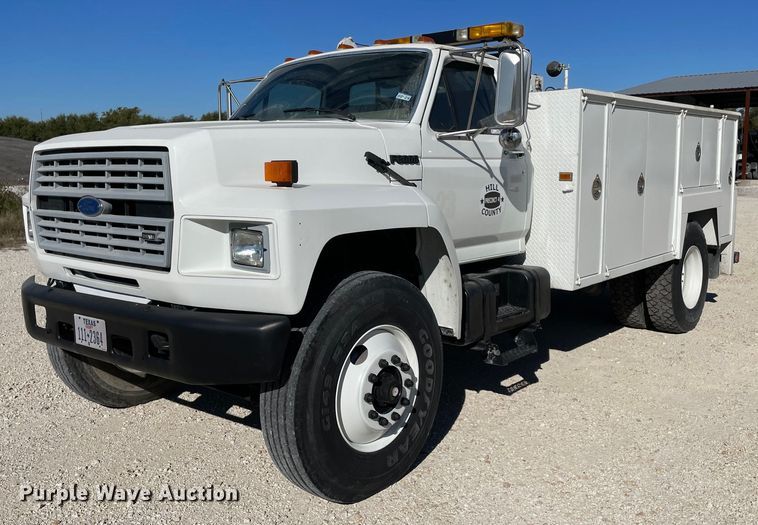 image for item NA9669 1987 Ford F8000  utility / service truck