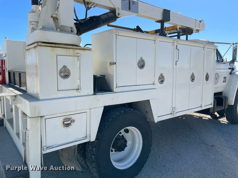 image for item NA9669 1987 Ford F8000  utility / service truck