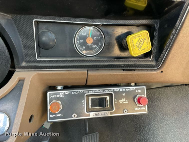 image for item NA9669 1987 Ford F8000  utility / service truck