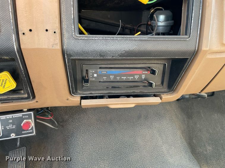 image for item NA9669 1987 Ford F8000  utility / service truck