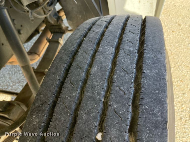 image for item NA9669 1987 Ford F8000  utility / service truck