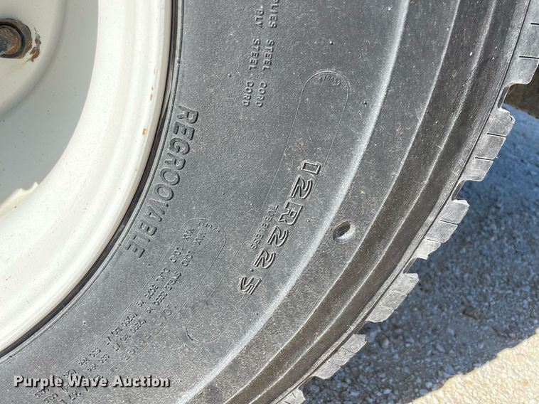 image for item NA9669 1987 Ford F8000  utility / service truck